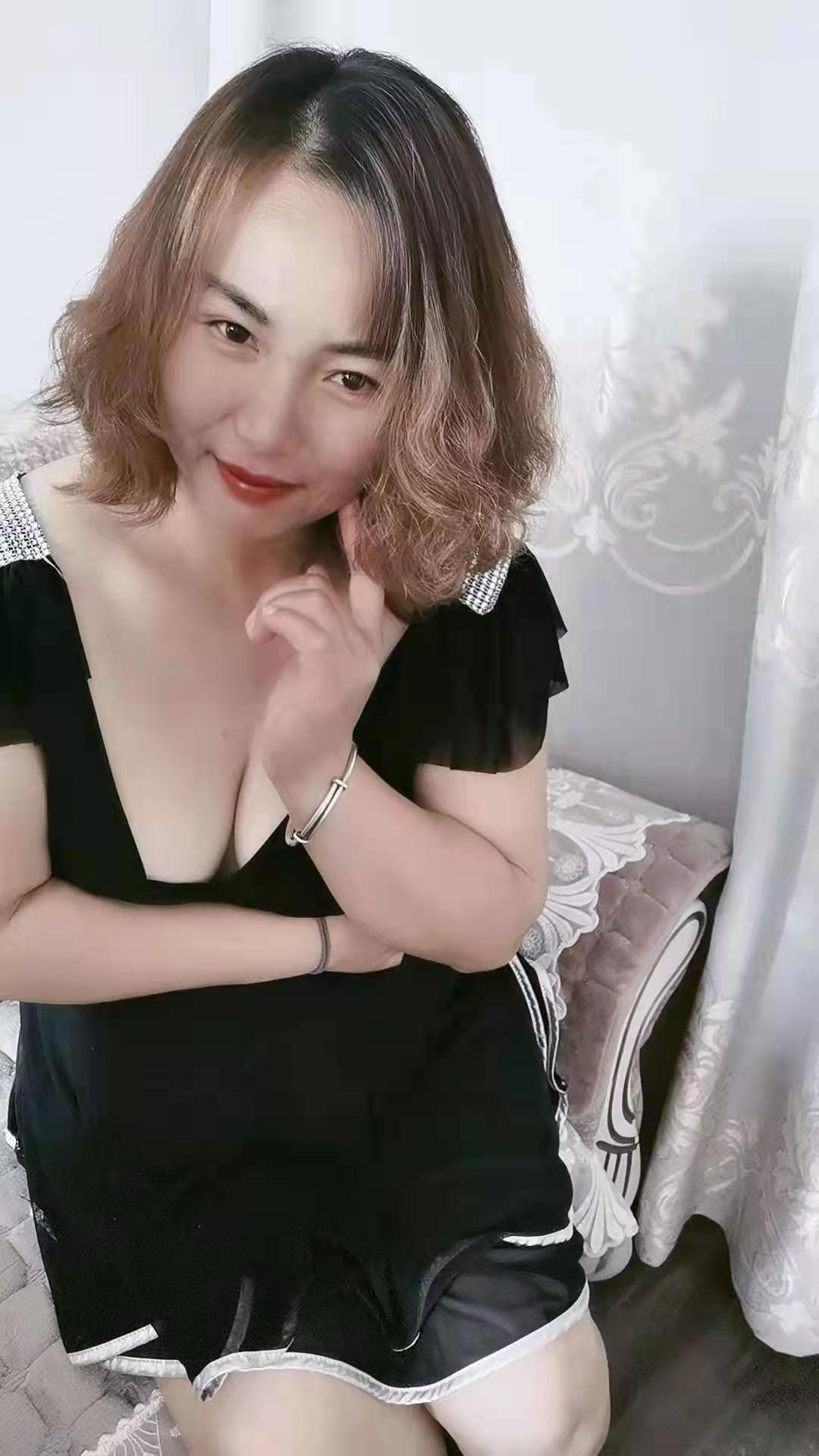 个人熟女活好，放的开。